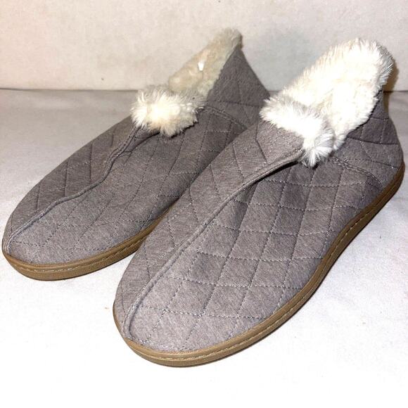 Old Navy Quilted Faux-Fur-Lined Bootie Slippers For Women Gray sz 10 NWOT - Picture 1 of 3